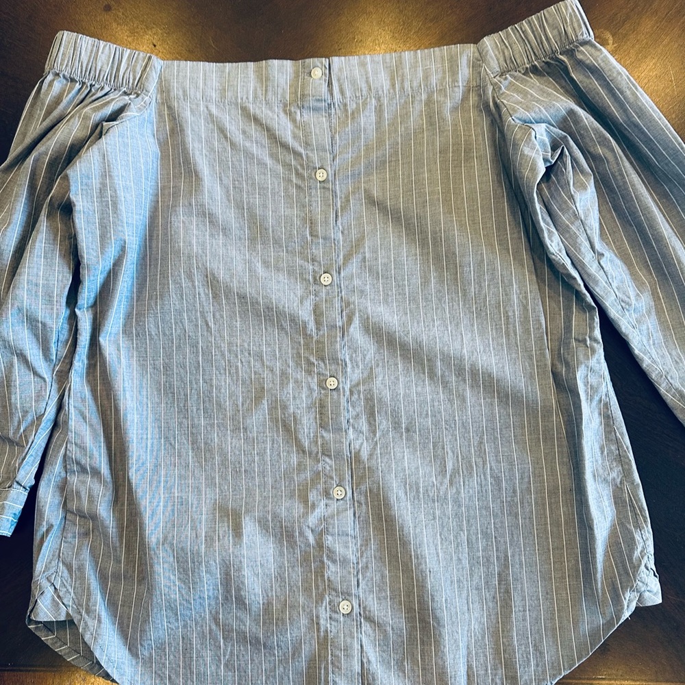 Banana Republic off the shoulder to. Small - Picture 4 of 6